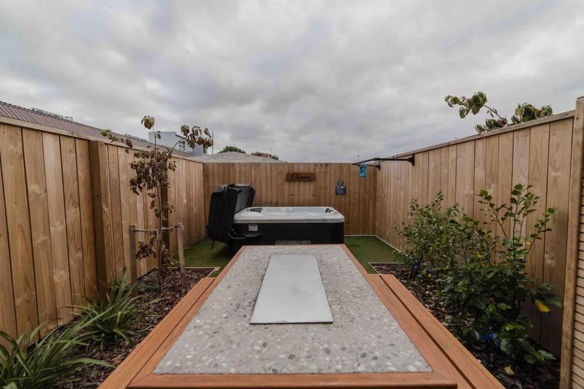 Stones Throw From The Stadium & Hot Tub Christchurch Ngoại thất bức ảnh