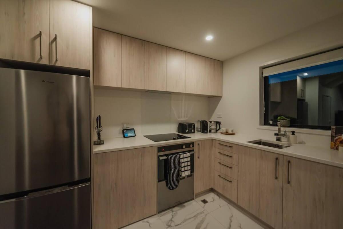 Stones Throw From The Stadium & Hot Tub Christchurch Ngoại thất bức ảnh